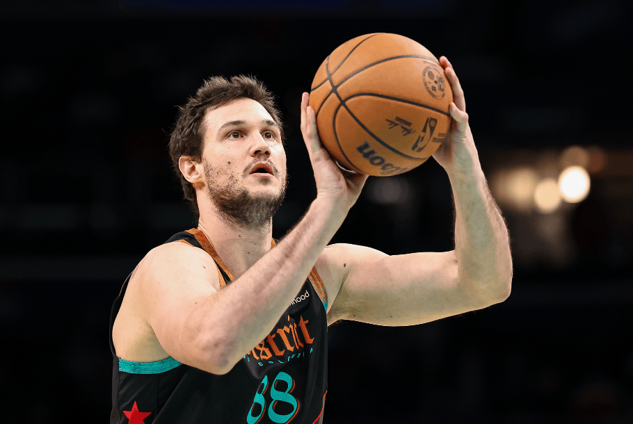 还没找到下家的NBA球星：奥迪客串分析员，状元富尔茨唏嘘