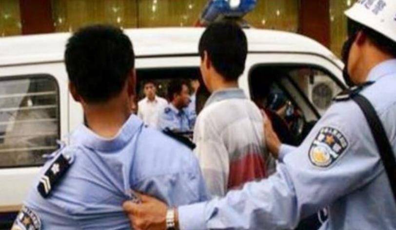 18年前他偷走高考试卷，背熟题目后去考试，看到题目后崩溃了