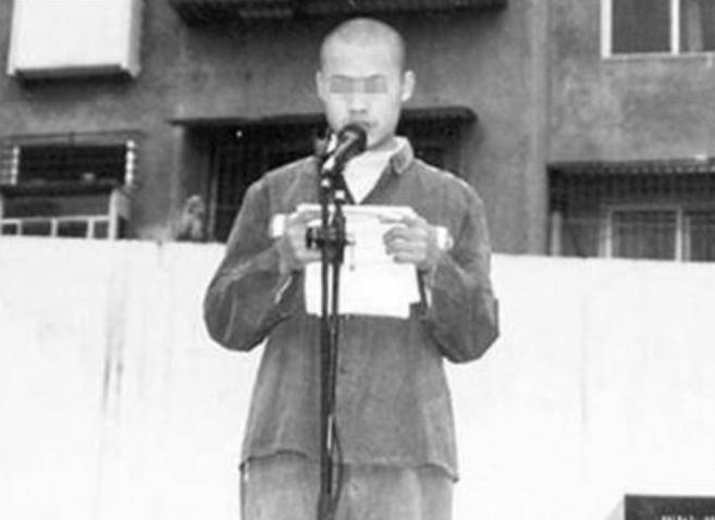 18年前他偷走高考试卷，背熟题目后去考试，看到题目后崩溃了
