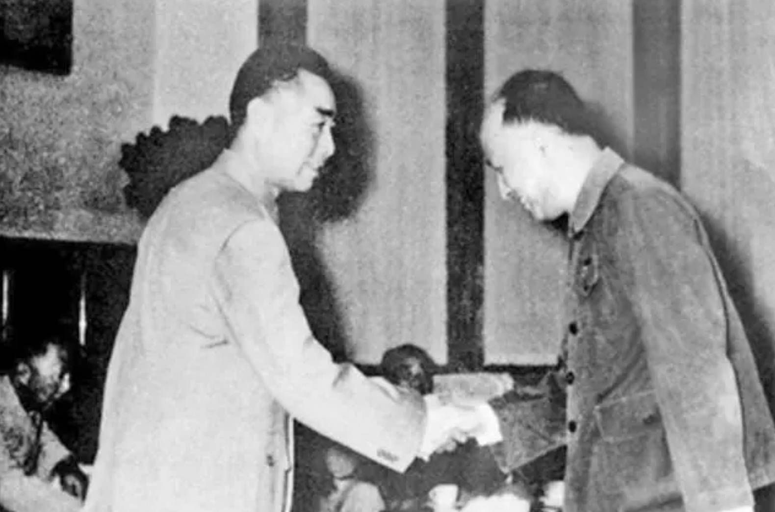 他是西安事变的推动者，后担任外交副部长，儿子是中信证券董事长